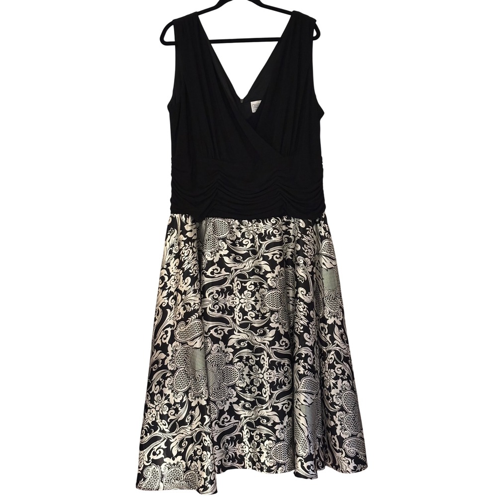 Jessica Howard Woman Black Floral Dress Plus Size 22 Sleeveless V Neck formal